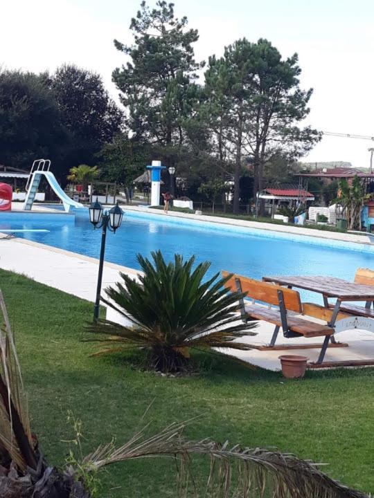 Bungalow Au Bord De La Piscine 4 Pers 5A Burinhosa Extérieur photo